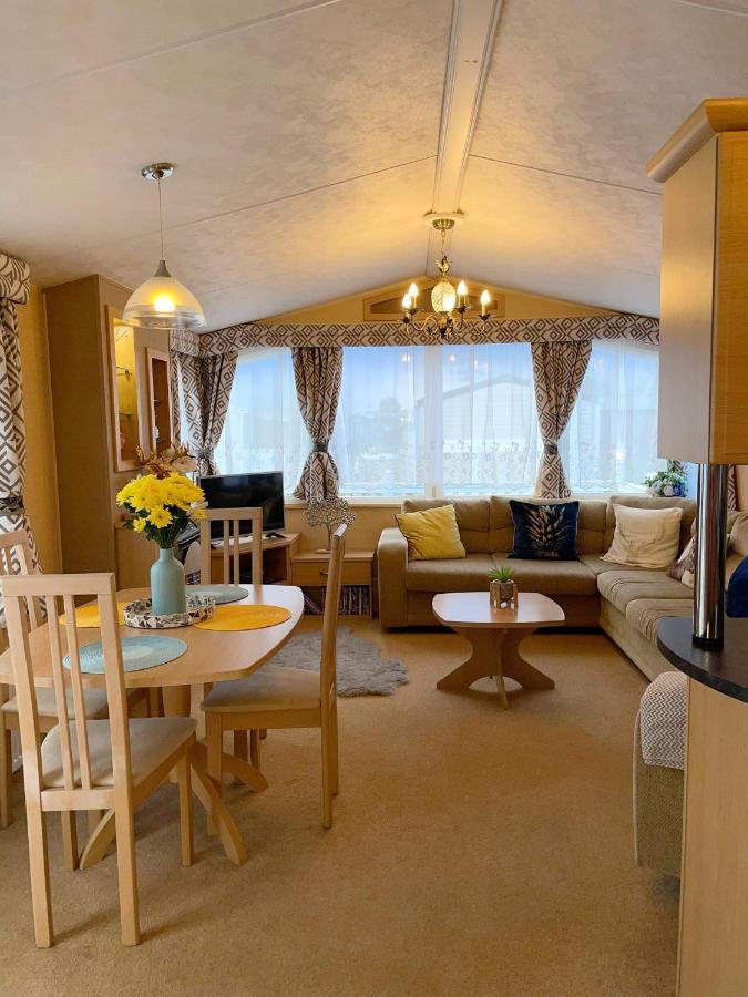 Caravan For Rent At Tattershall Holiday Park エクステリア 写真