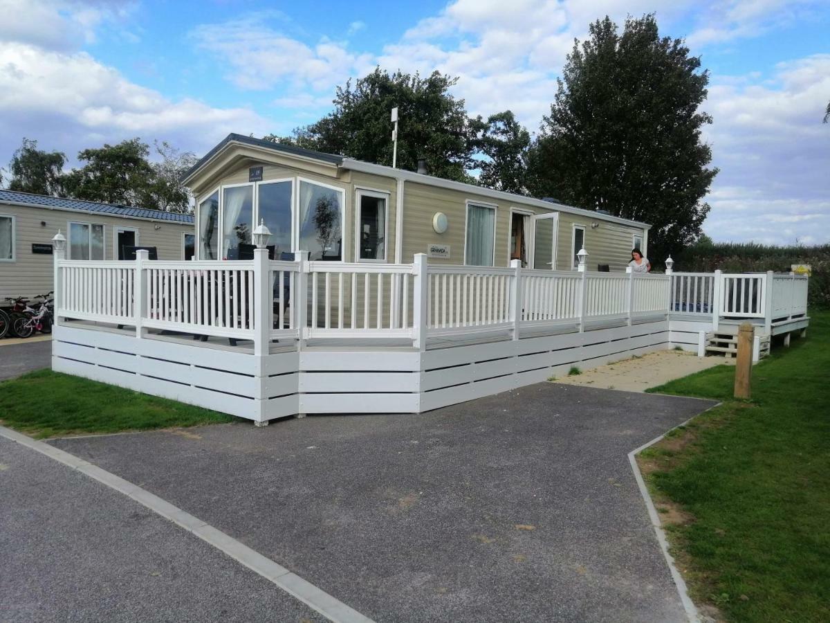 Caravan For Rent At Tattershall Holiday Park エクステリア 写真
